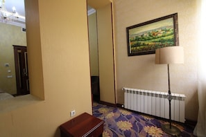Standard Double Room | Premium bedding, minibar, in-room safe, desk