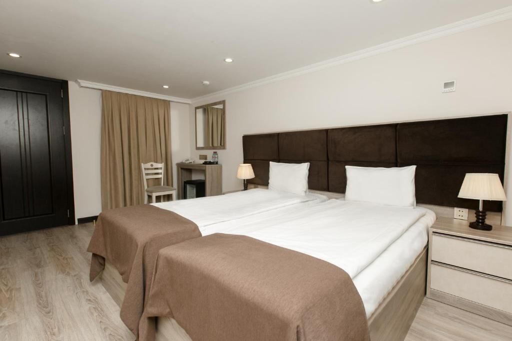 Ropa de cama de alta calidad, colchones Select Comfort y minibar 