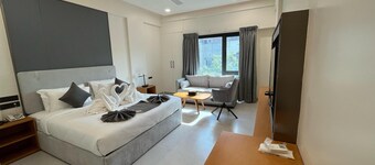 hotel with AC in Jalna - 18 bedrooms for a relaxing stay