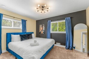 3 habitaciones, escritorio, tabla de planchar con plancha y wifi gratis