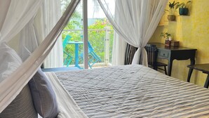 ห้องดับเบิล, ระเบียง, วิวสระว่ายน้ำ