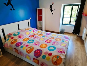 3 chambres, Wi-Fi gratuit, draps fournis
