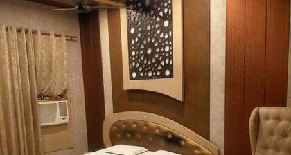 lvy Hotel And Restaurant