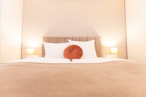 3 chambres, fer et planche à repasser, Wi-Fi, draps fournis