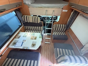 2 bedrooms, iron/ironing board, Internet, bed sheets