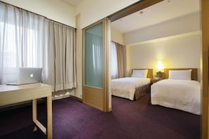 Deluxe Double or Twin Room, City View | Iron/ironing board, free WiFi