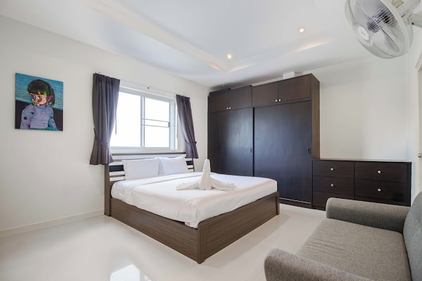 Free WiFi - Sea View Near Beach MuayThai C230 (Rawai)