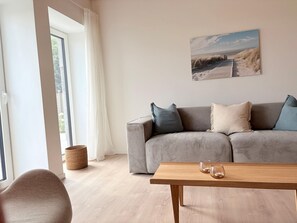 Unclassified image, 2 of 31, button