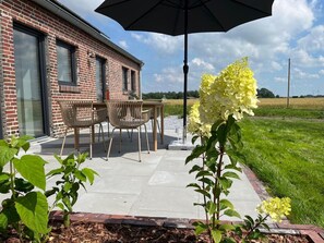 Unclassified image, 5 of 31, button