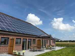 Unclassified image, 3 of 26, button