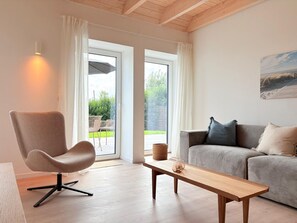 Fernseher, Tischtennisplatte