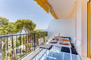 Outdoor dining - LE BOIS JOLI AP4477 By Riviera Holiday Homes (Cap-d´Ail)