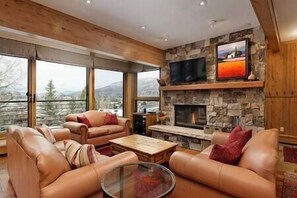 Smart-tv och eldstad