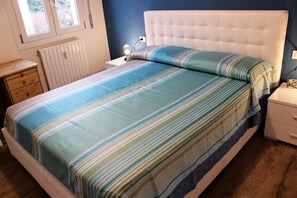 2 Schlafzimmer, Schreibtisch, Bügeleisen/Bügelbrett, kostenloses WLAN