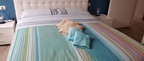 2 chambres, bureau, fer et planche à repasser, Wi-Fi gratuit