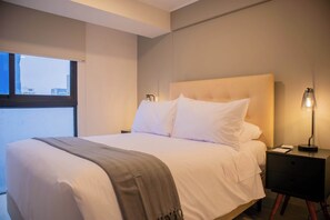 2 bedrooms, desk, iron/ironing board, WiFi