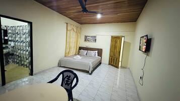 1 chambre, fer et planche Ă repasser, Wi-Fi, draps fournis