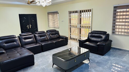 Lovely 1-bedroom apartment in Kumasi with Starlink