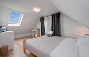 2 soverom, strykejern/-brett og wi-fi (inkludert)