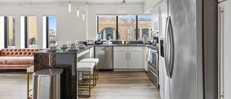 Fridge, microwave, oven, stovetop