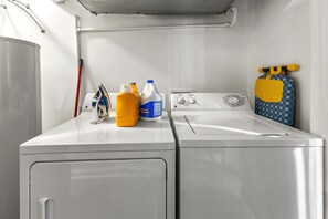 Interior - Modern Flat off Meridian - Walk Anywhere Downtown (Indianapolis)