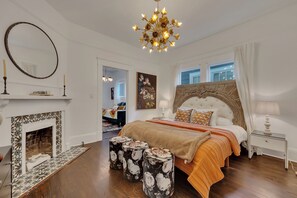 6 bedrooms, desk, iron/ironing board, free WiFi