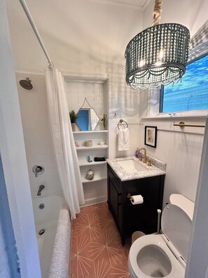 Hair dryer, towels - Stylish 2BR Inman Park Flat w/ Porch & Fireplace (Atlanta)