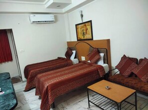 Deluxe Double Room | Free WiFi