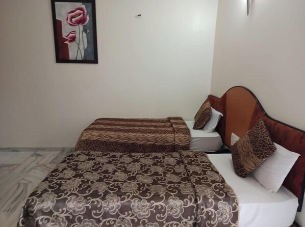 Deluxe Double Room | Free WiFi