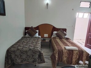 Quarto casal luxo | Wi-Fi de cortesia