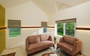 Retreat Cottage | Living area