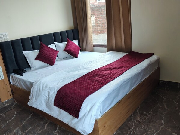 Quarto casal luxo | Wi-Fi de cortesia