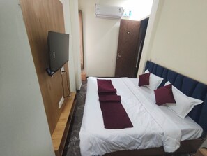 Basic Double Room | Free WiFi