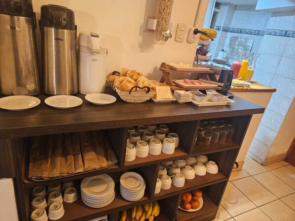 Free daily continental breakfast