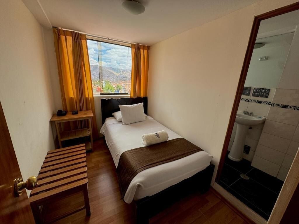 基础单人房 | 免费 WiFi、床单