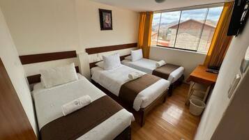 Basic Triple Room, Mountain View | Free WiFi, bed sheets