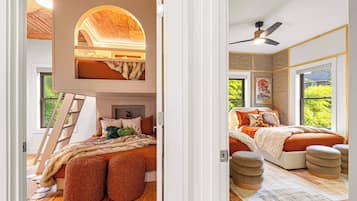 6 dormitorios, escritorio, tabla de planchar con plancha y cuna de viaje