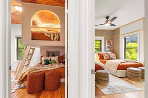 6 عدّة غرف نوم ومكتب ومكواة/لوح كي وسرير سفر