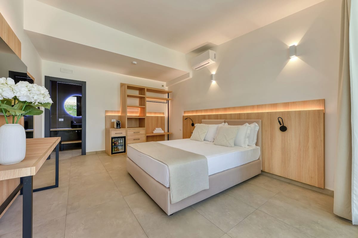 Chambre Deluxe | Coffre-fort, bureau, espace de travail pour ordinateurs portables