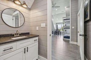 2 bedrooms, free WiFi, bed sheets - Mountain View Beauty by Beyond Expectations: Hot Tub, Firepit & Dog Friendly (Gatlinburg)