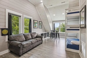 Fernseher, Kamin, Videospiele