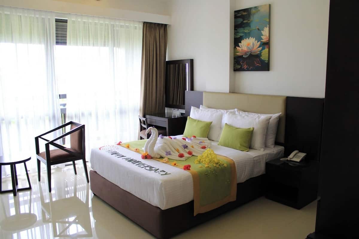 In-room safe, desk, free WiFi, individually furnished