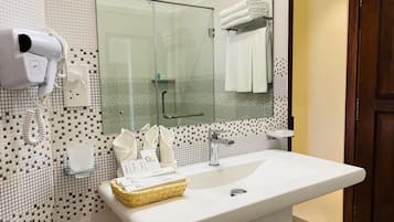 In-room safe, desk, free WiFi