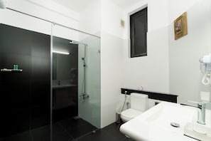 Deluxe-Zweibettzimmer | Badezimmer