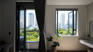 Studio Cao cấp, ban công, quang cảnh công viên | Bàn, khu vực làm việc phù hợp cho laptop