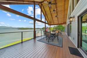 Outdoor dining - Cozy Cabin Style Lake House w/ Theatre Room & Dock (Sevierville)