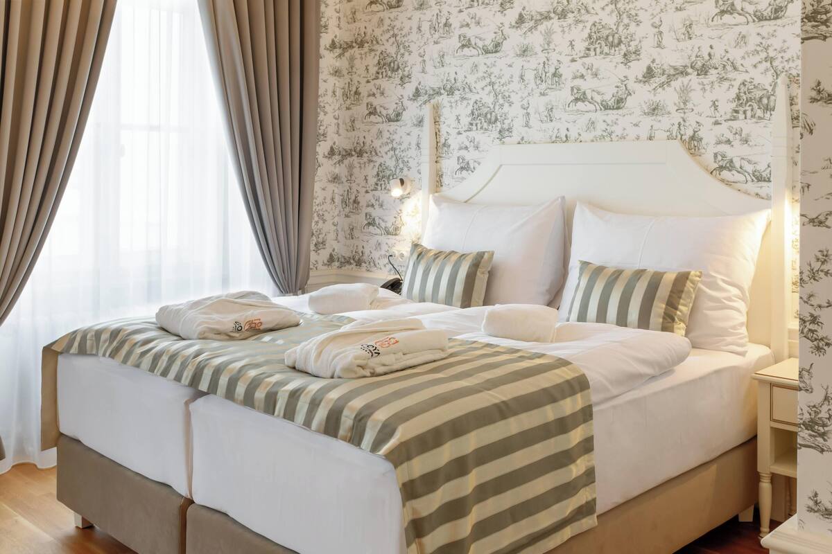 Superior Double Room, Park View | In-room safe, blackout drapes, iron/ironing board, free WiFi