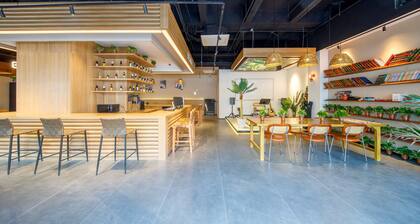 Shanghai Hills&Dengba Inn-New Land Plaza