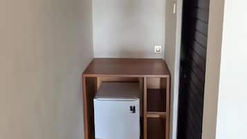 Mini fridge