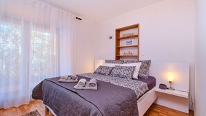 Bügeleisen/Bügelbrett, kostenloses WLAN, Bettwäsche